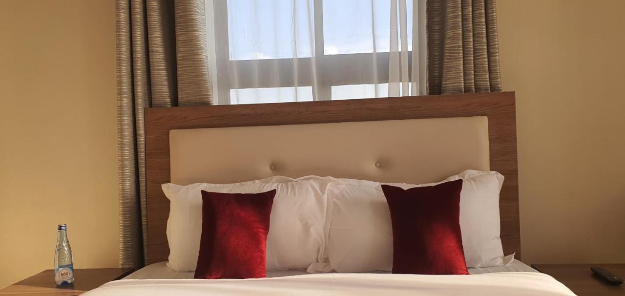 Walabi Mara Hotel Narok ภายนอก รูปภาพ